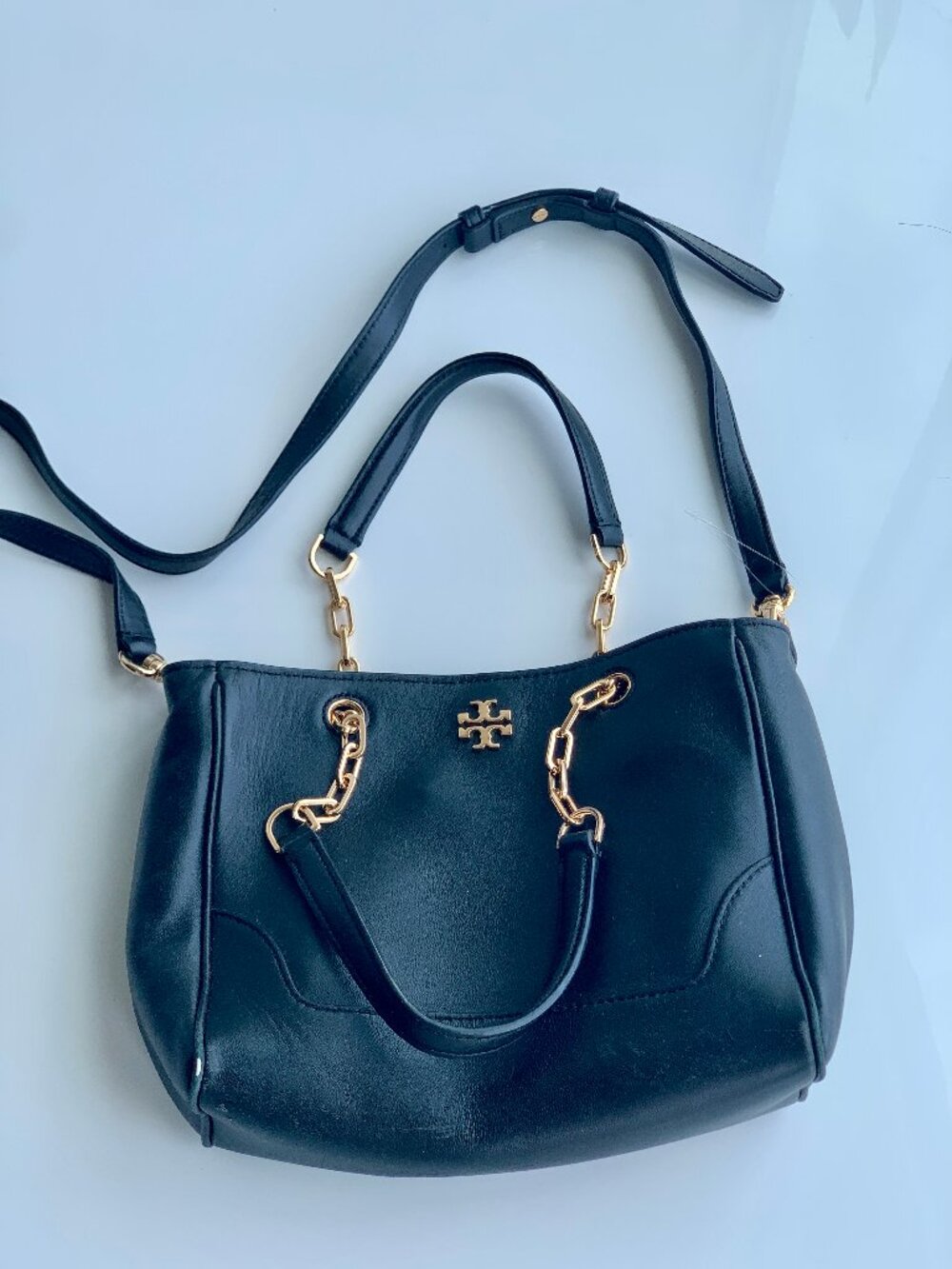 EUC Tory Burch Black Soft Leather Shoulder Bag with Gold Hardware